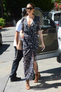 Louise Roe feet photo thumbnail