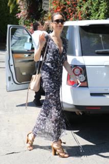 Louise Roe feet photo thumbnail