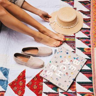 Louise Roe feet photo thumbnail