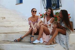 Louise Roe feet photo thumbnail