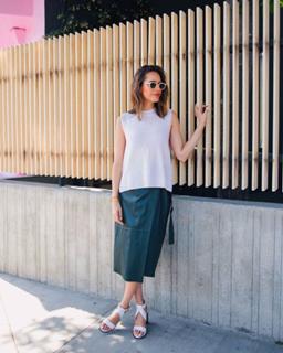 Louise Roe feet photo thumbnail