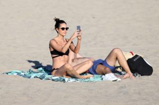 Louise Roe feet photo thumbnail