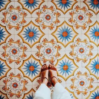 Louise Roe feet photo thumbnail