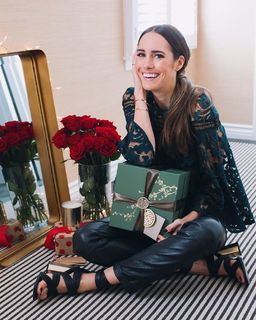 Louise Roe feet photo thumbnail