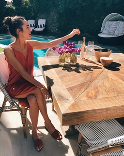 Louise Roe feet photo thumbnail