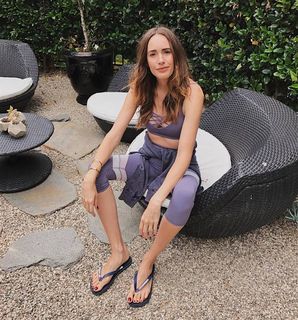 Louise Roe feet photo thumbnail