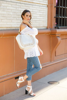 Louise Roe feet photo thumbnail