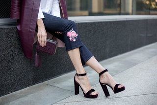 Louise Roe feet photo thumbnail