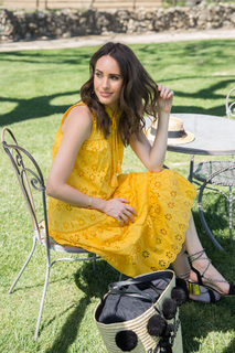 Louise Roe feet photo thumbnail