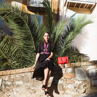 Louise Roe feet photo thumbnail