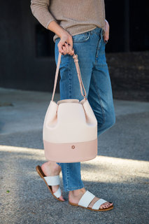 Louise Roe feet photo thumbnail