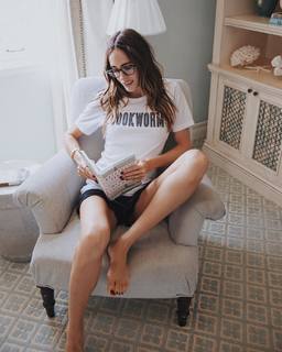 Louise Roe feet photo thumbnail