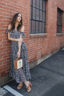 Louise Roe feet photo thumbnail