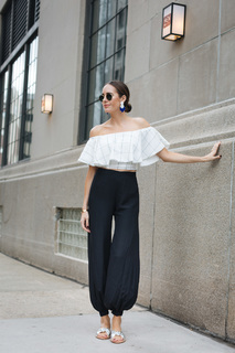 Louise Roe feet photo thumbnail