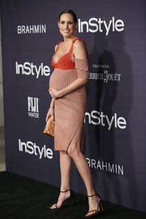 Louise Roe feet photo thumbnail