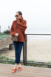 Louise Roe feet photo thumbnail