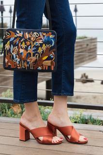 Louise Roe feet photo thumbnail