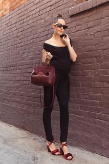 Louise Roe feet photo thumbnail