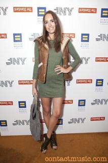 Louise Roe feet photo thumbnail