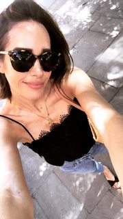 Louise Roe feet photo thumbnail