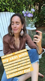 Louise Roe feet photo thumbnail