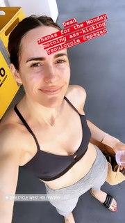 Louise Roe feet photo thumbnail