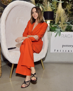 Louise Roe feet photo thumbnail