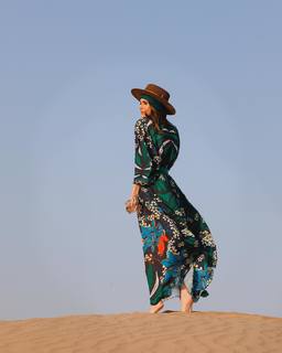 Louise Roe feet photo thumbnail