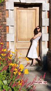 Louise Roe feet photo thumbnail