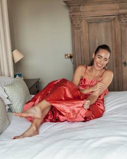 Louise Roe feet photo thumbnail