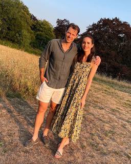 Louise Roe feet photo thumbnail