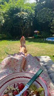 Louise Roe feet photo thumbnail