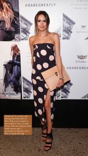 Louise Roe feet photo thumbnail