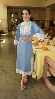 Louise Roe feet photo thumbnail