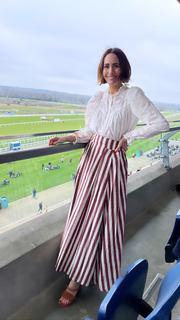 Louise Roe feet photo thumbnail