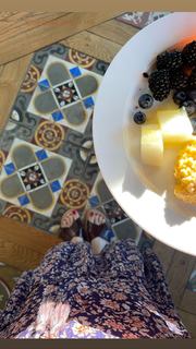 Louise Roe feet photo thumbnail