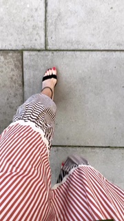 Louise Roe feet photo thumbnail