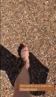 Louise Roe feet photo thumbnail