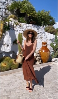 Louise Roe feet photo thumbnail