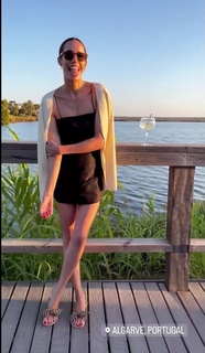 Louise Roe feet photo thumbnail