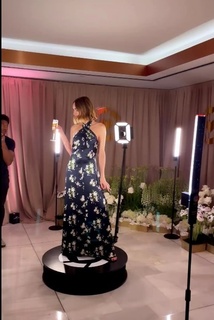 Louise Roe feet photo thumbnail