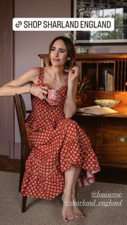 Louise Roe feet photo thumbnail