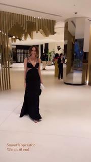 Louise Roe feet photo thumbnail