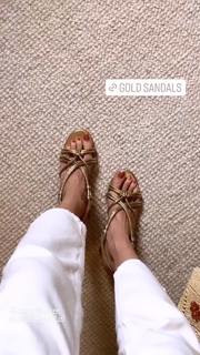 Louise Roe feet photo thumbnail
