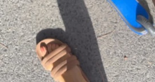 Louise Roe feet photo thumbnail