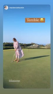 Louise Roe feet photo thumbnail