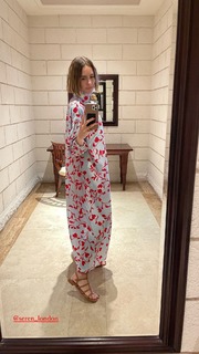 Louise Roe feet photo thumbnail