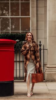 Louise Roe feet photo thumbnail