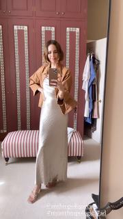 Louise Roe feet photo thumbnail