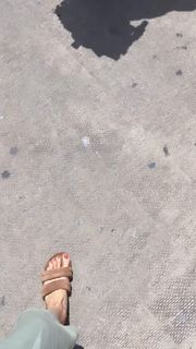 Louise Roe feet photo thumbnail